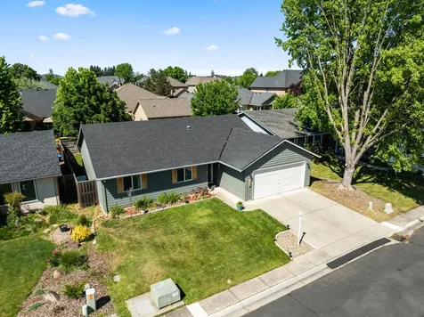 1935 Walnut Grove Lane Central Point OR 97502