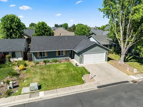 1935 Walnut Grove Lane Central Point OR 97502