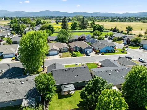 1935 Walnut Grove Lane Central Point OR 97502