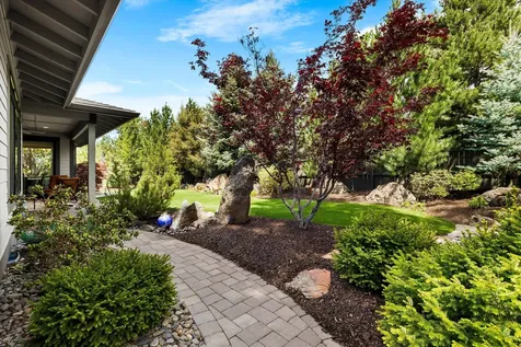 60886 SW Headwaters Loop Bend OR 97702