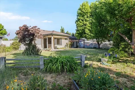 154 Silverwood Court Central Point OR 97502