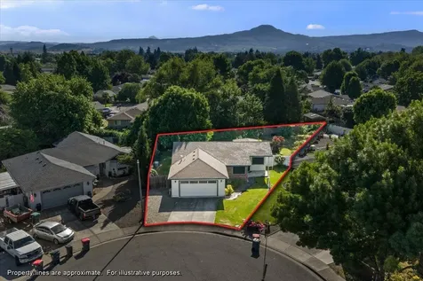 154 Silverwood Court Central Point OR 97502