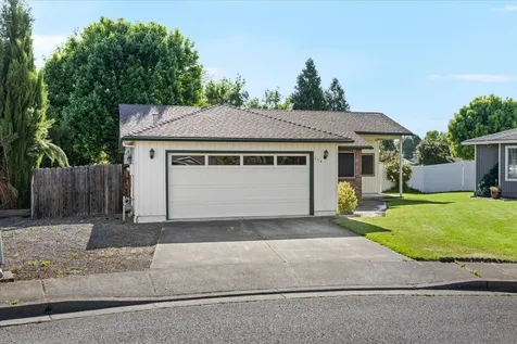 154 Silverwood Court Central Point OR 97502