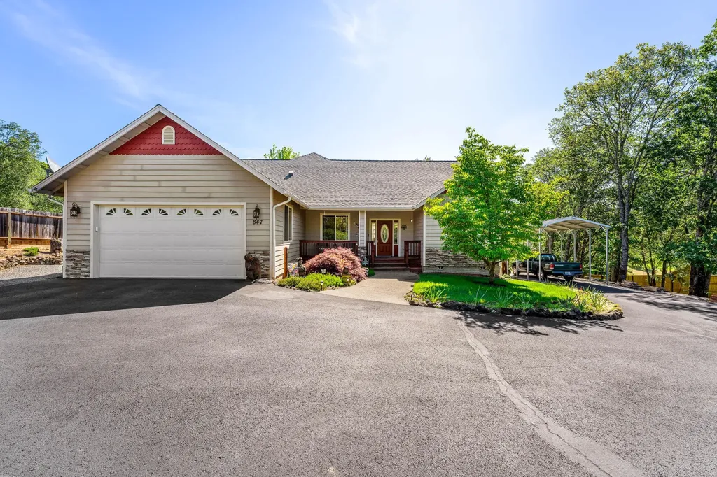 847 Three Pines Road Grants Pass OR 97526
