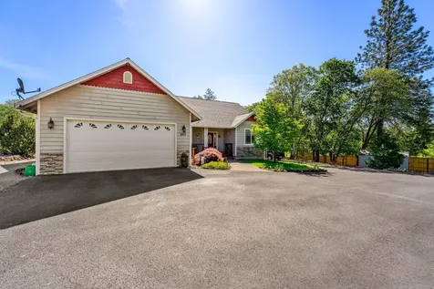 847 Three Pines Road Grants Pass OR 97526