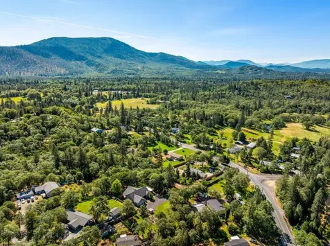 847 Three Pines Road Grants Pass OR 97526