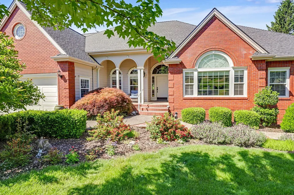 8993 John Day Drive Gold Hill OR 97525