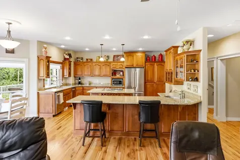 8993 John Day Drive Gold Hill OR 97525