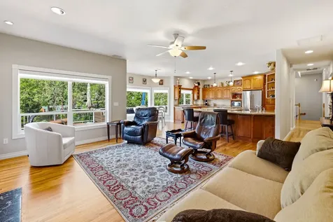 8993 John Day Drive Gold Hill OR 97525