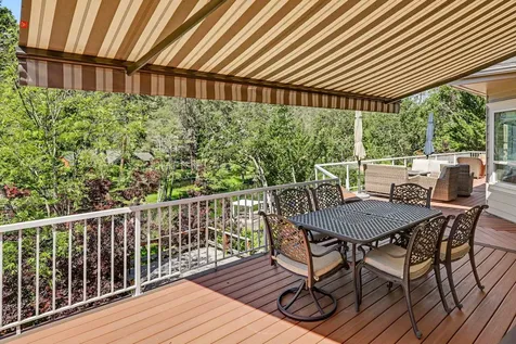 8993 John Day Drive Gold Hill OR 97525