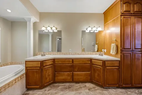 8993 John Day Drive Gold Hill OR 97525