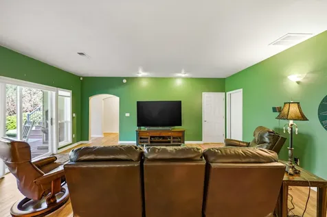 8993 John Day Drive Gold Hill OR 97525