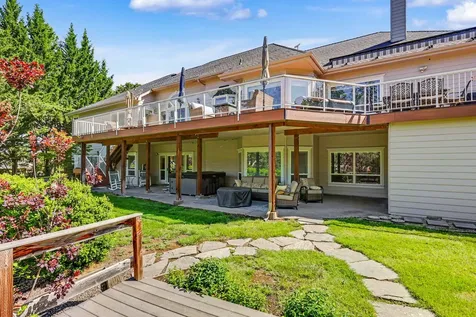 8993 John Day Drive Gold Hill OR 97525