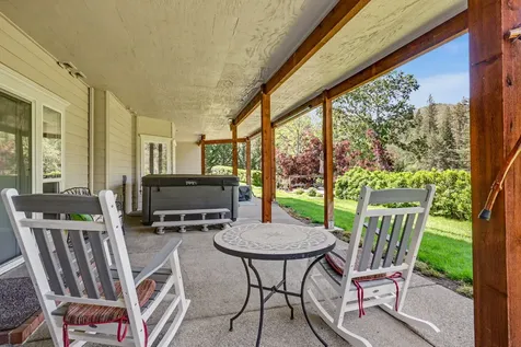 8993 John Day Drive Gold Hill OR 97525