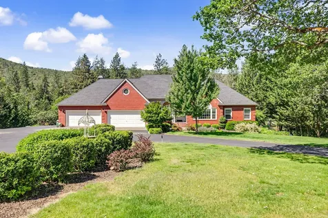 8993 John Day Drive Gold Hill OR 97525