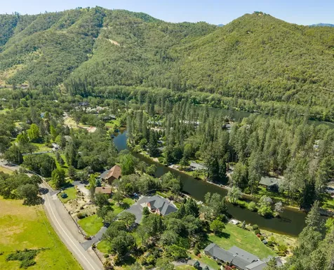 8993 John Day Drive Gold Hill OR 97525