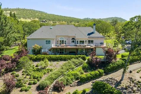 8993 John Day Drive Gold Hill OR 97525
