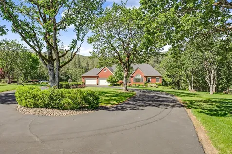 8993 John Day Drive Gold Hill OR 97525