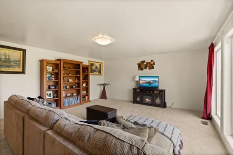 2642 Hawaiian Avenue Medford OR 97504