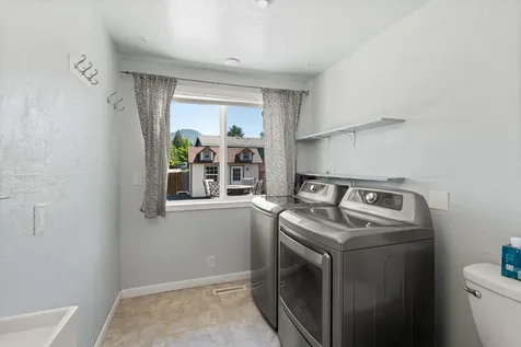 2642 Hawaiian Avenue Medford OR 97504