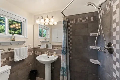 2642 Hawaiian Avenue Medford OR 97504