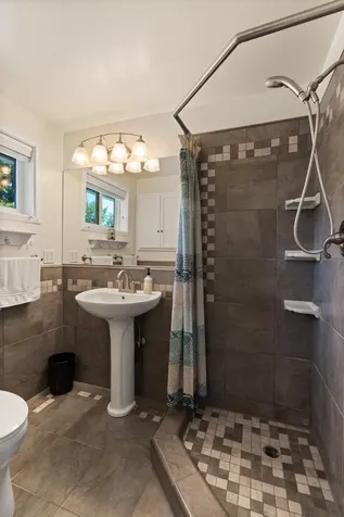2642 Hawaiian Avenue Medford OR 97504