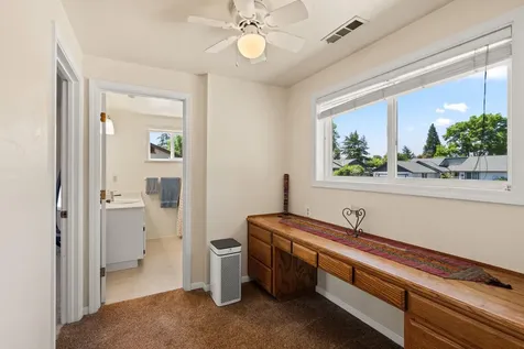 2642 Hawaiian Avenue Medford OR 97504