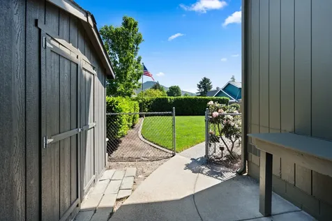 2642 Hawaiian Avenue Medford OR 97504