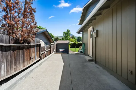 2642 Hawaiian Avenue Medford OR 97504