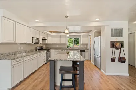 2642 Hawaiian Avenue Medford OR 97504