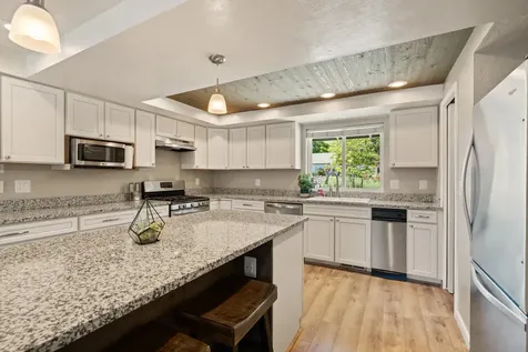2642 Hawaiian Avenue Medford OR 97504