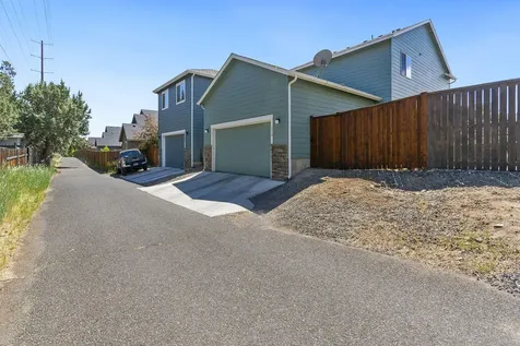 516 SE Gleneden Place Bend OR 97702