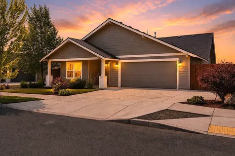 1717 NE 3rd Court Redmond OR 97756
