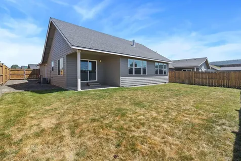 1717 NE 3rd Court Redmond OR 97756