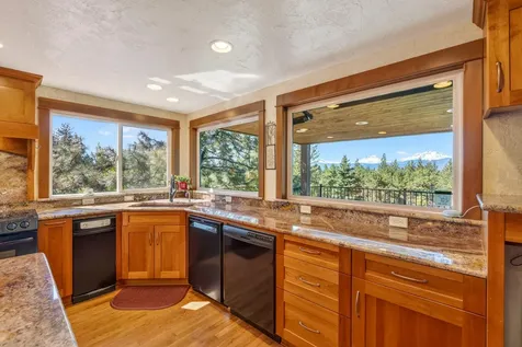 69470 Deer Ridge Road Sisters OR 97759
