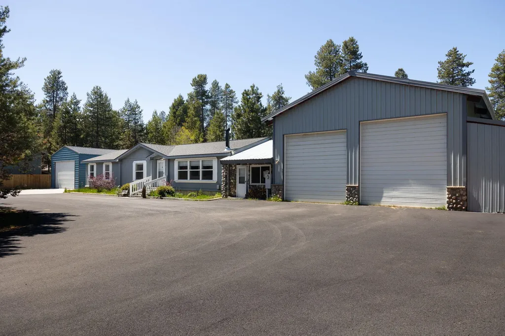 15575 Pinedale Court La Pine OR 97739