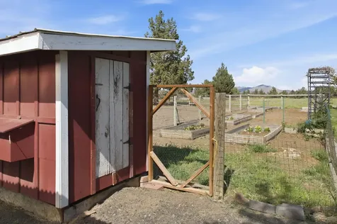5900 NW 59th Street Redmond OR 97756