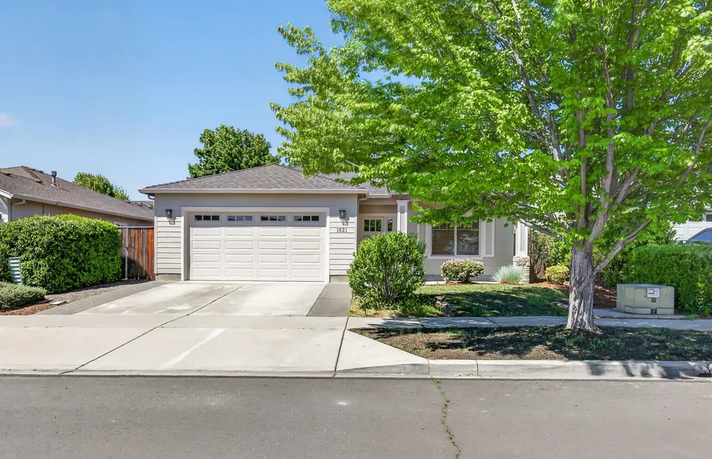 1621 Monarch Lane Medford OR 97504