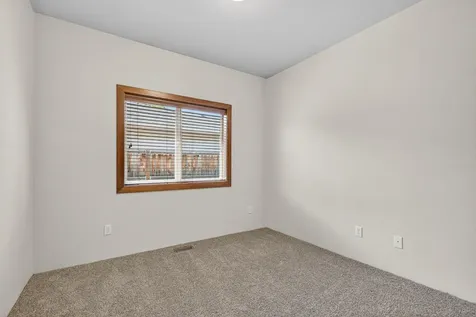 1621 Monarch Lane Medford OR 97504