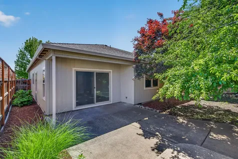 1621 Monarch Lane Medford OR 97504