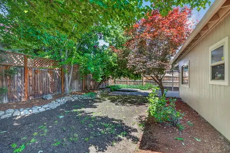 1621 Monarch Lane Medford OR 97504