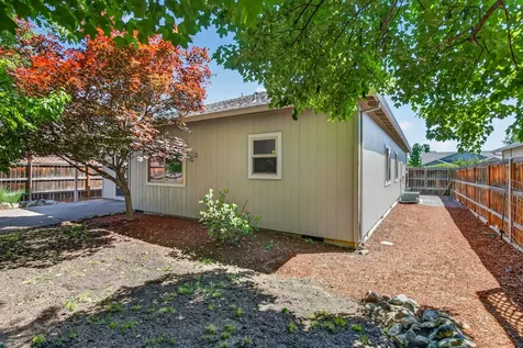 1621 Monarch Lane Medford OR 97504