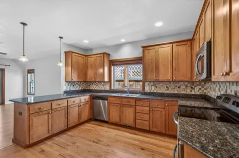1621 Monarch Lane Medford OR 97504
