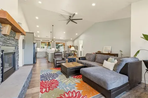 6914 Redstart Road Klamath Falls OR 97601