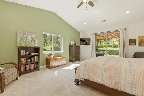 6914 Redstart Road Klamath Falls OR 97601