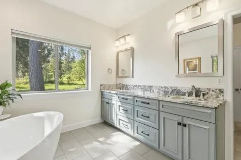 6914 Redstart Road Klamath Falls OR 97601