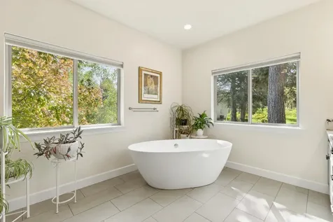 6914 Redstart Road Klamath Falls OR 97601