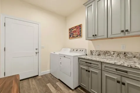 6914 Redstart Road Klamath Falls OR 97601
