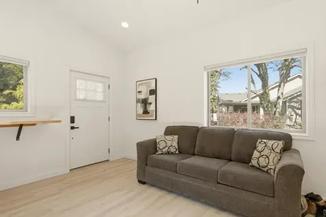 6914 Redstart Road Klamath Falls OR 97601
