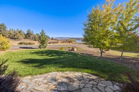 6914 Redstart Road Klamath Falls OR 97601